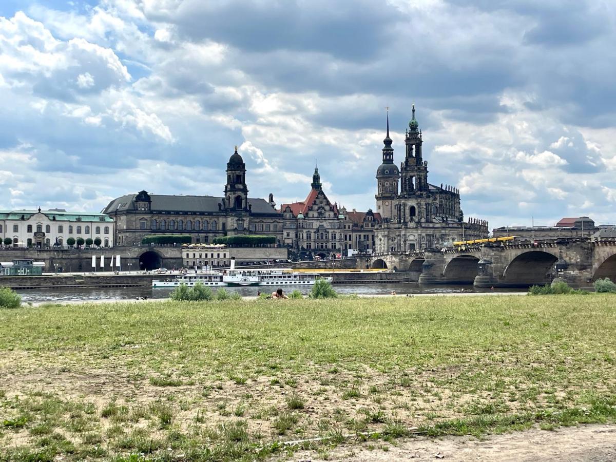 Apartment Uptown Im Herzen Der Dresdner Neustadt! Dresden Buitenkant foto
